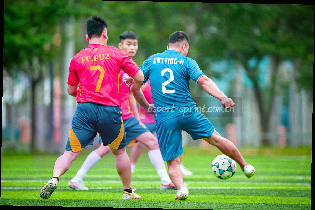 暗色界面中多屏排列的赛事数据校验画面